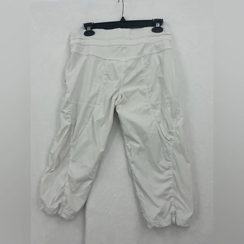 Lululemon Athletica Cream Capris 633